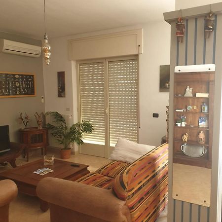 Апартаменты Attico In Riva Al Mare Галлиполи Экстерьер фото